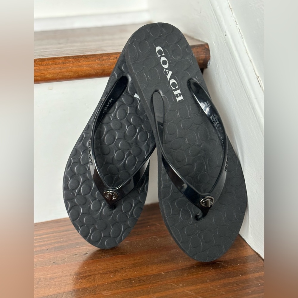 Black COACH flip flop NWOT size 7